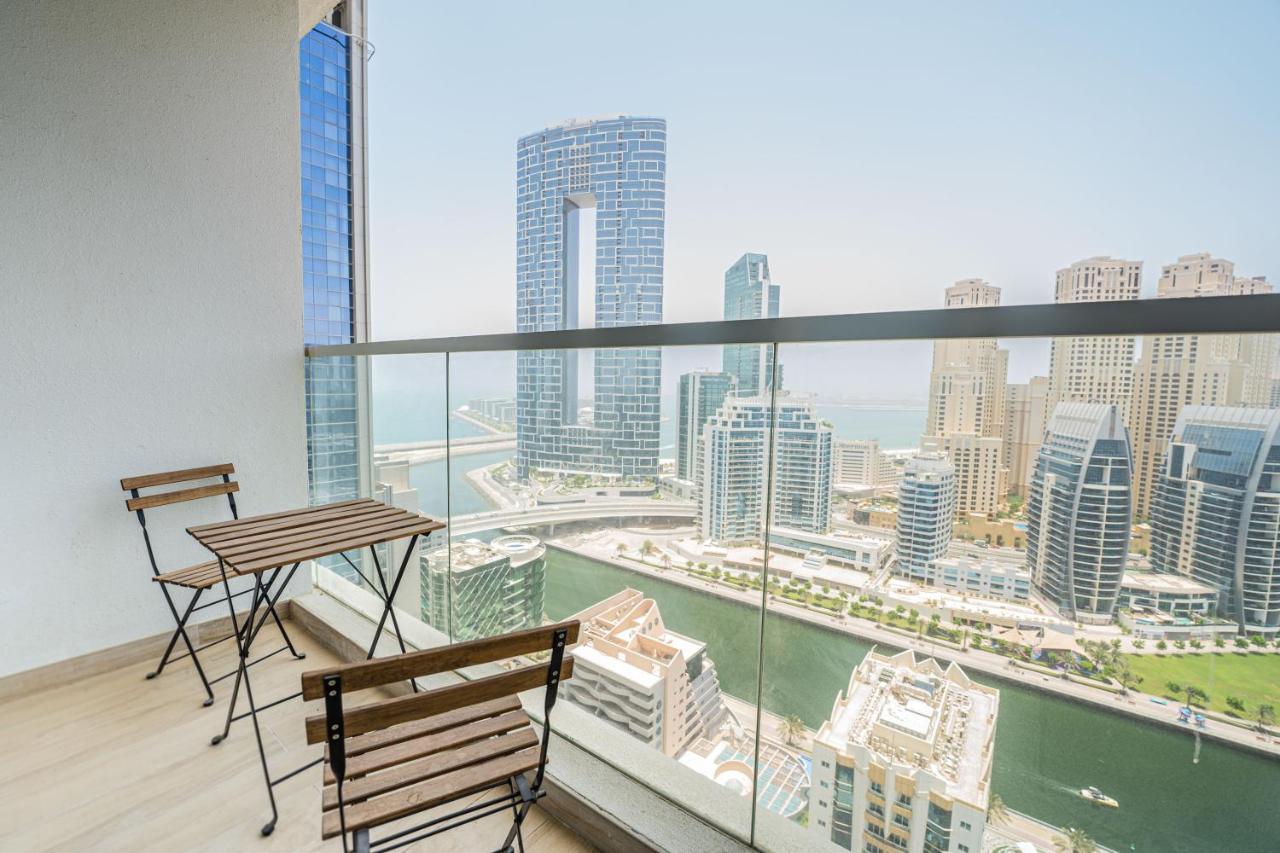 Fam Living - Marina Marvel - Studio Apartment With Breathtaking Views In Studio One Tower Dubai Luaran gambar