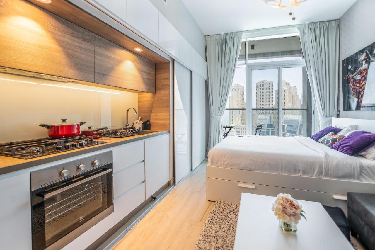 Fam Living - Marina Marvel - Studio Apartment With Breathtaking Views In Studio One Tower Dubai Luaran gambar
