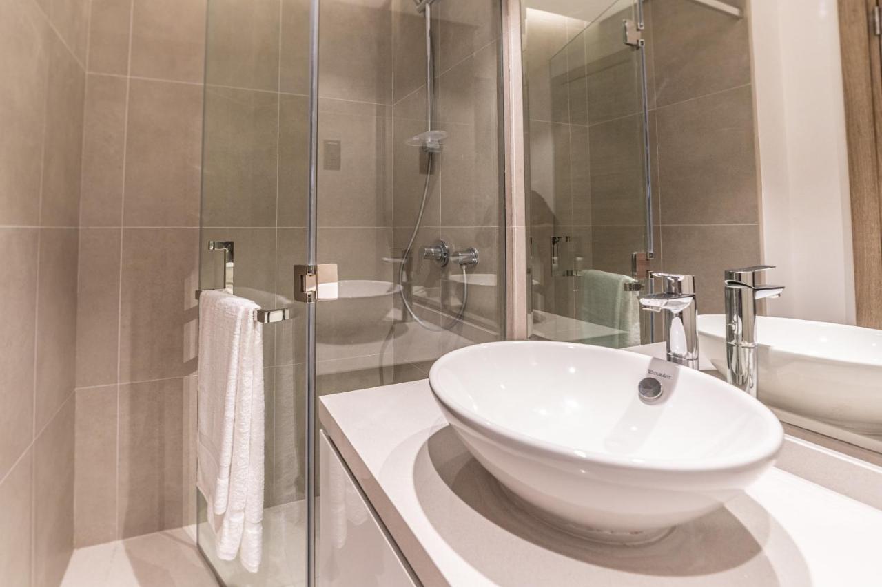 Fam Living - Marina Marvel - Studio Apartment With Breathtaking Views In Studio One Tower Dubai Luaran gambar