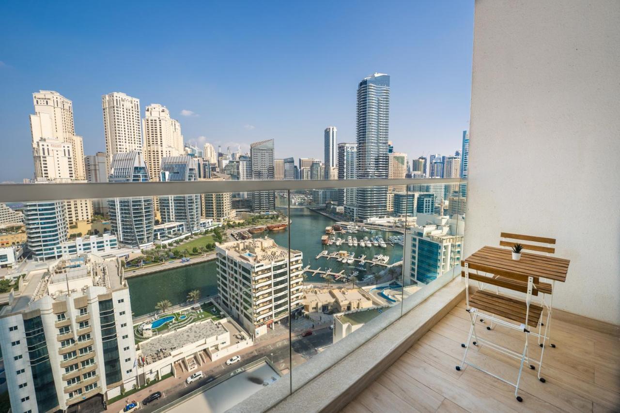Fam Living - Marina Marvel - Studio Apartment With Breathtaking Views In Studio One Tower Dubai Luaran gambar