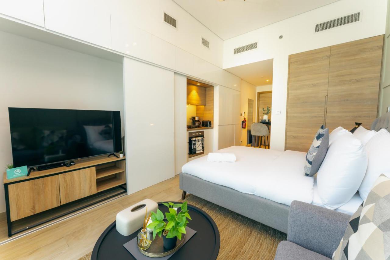 Fam Living - Marina Marvel - Studio Apartment With Breathtaking Views In Studio One Tower Dubai Luaran gambar