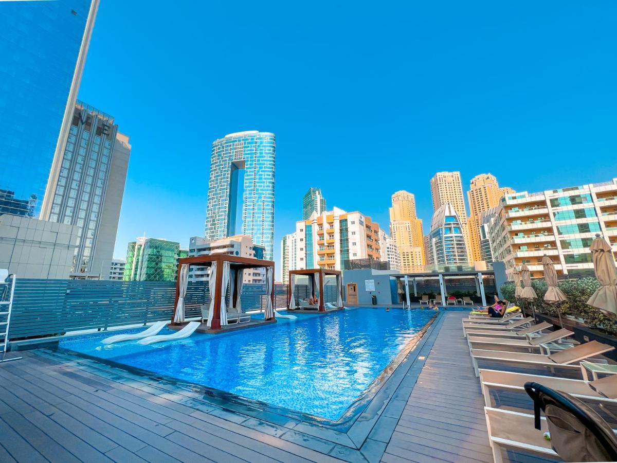 Fam Living - Marina Marvel - Studio Apartment With Breathtaking Views In Studio One Tower Dubai Luaran gambar